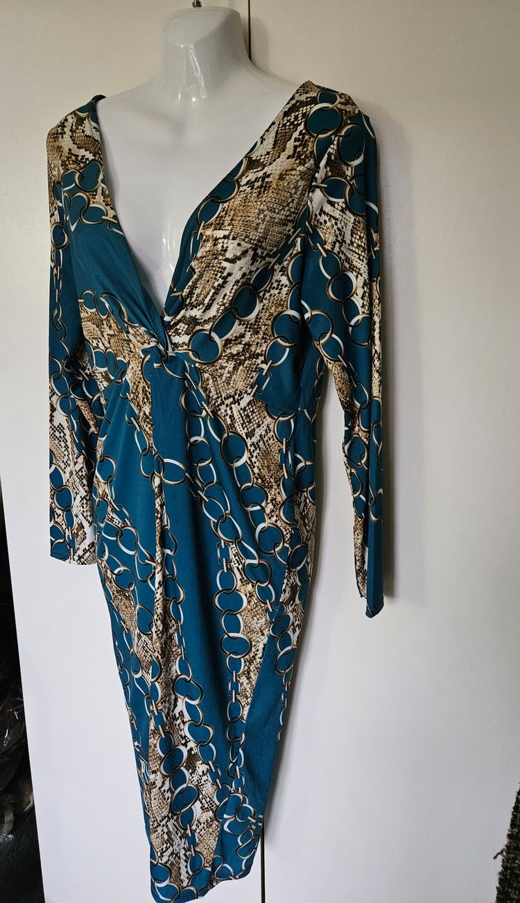 Boohoo Long sleeve Print V Neck Dress 