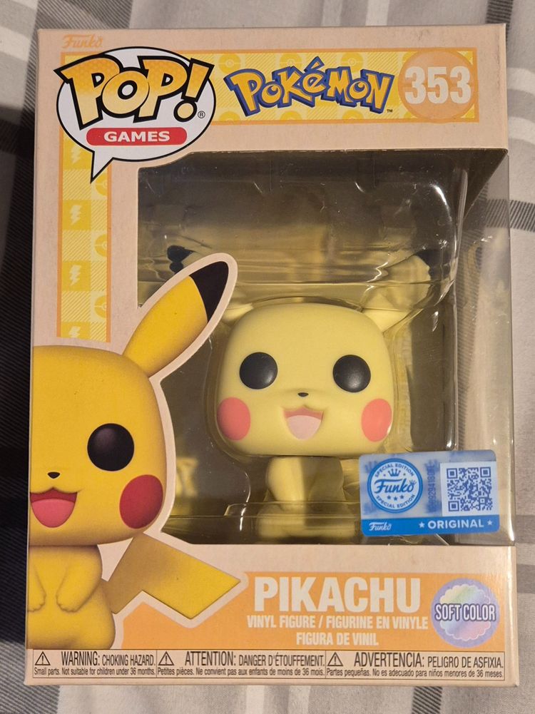 Funko Pop! Games Pokémon Pikachu Vinyl Figure