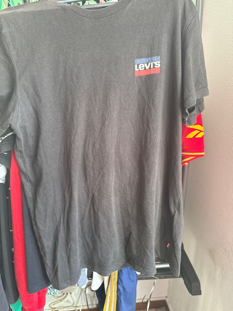 Levi'S Black T-Shirt