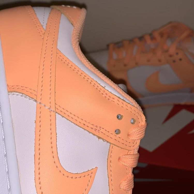 Nike dunk peach cream 3
