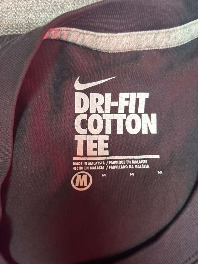 Nike T-shirt 