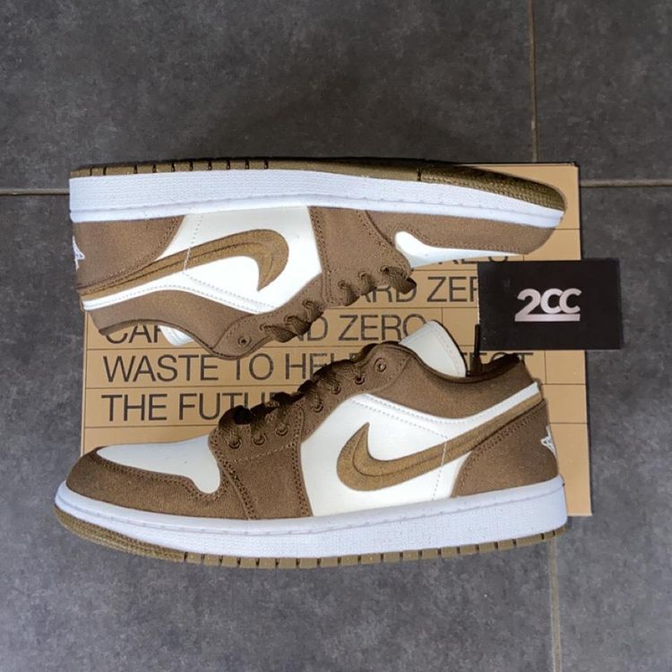 - Jordan 1 Low SE Light Olive (W) image 1