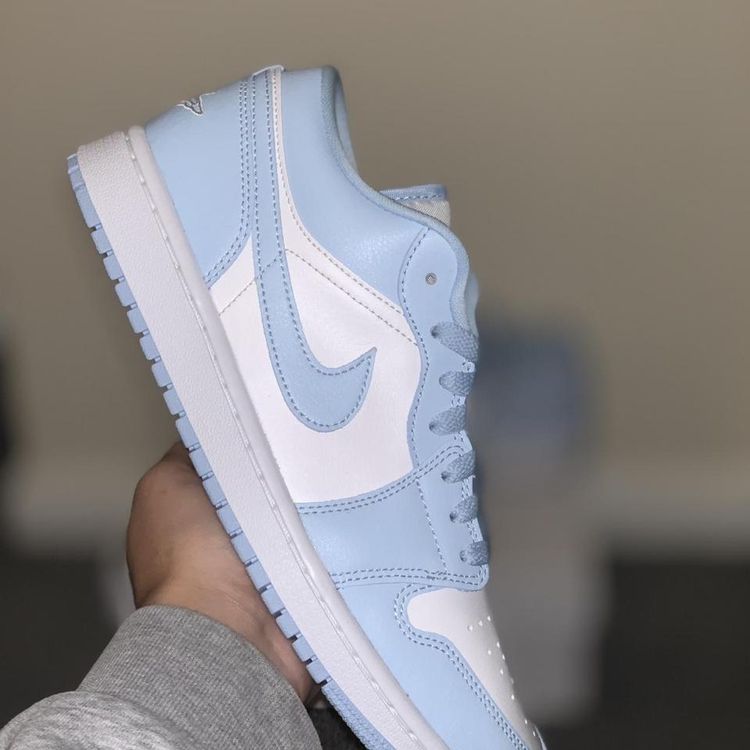 Jordan 1 low aluminum.