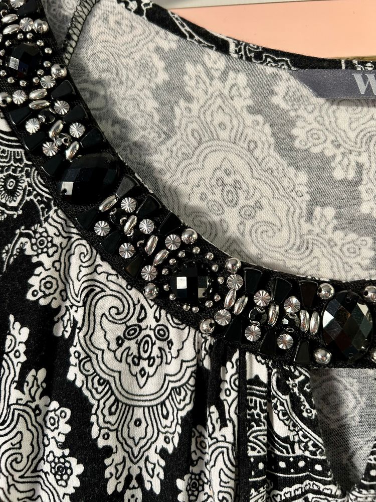 W Women's Black and White Patterned Cold Shoulder Top with Beaded Neckline BHS size 18 imagen 3