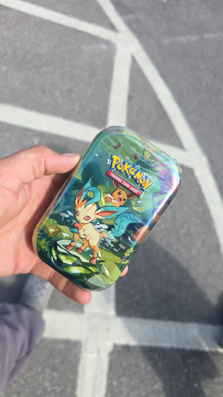 Pokémon Trading Card Game Tin image 1