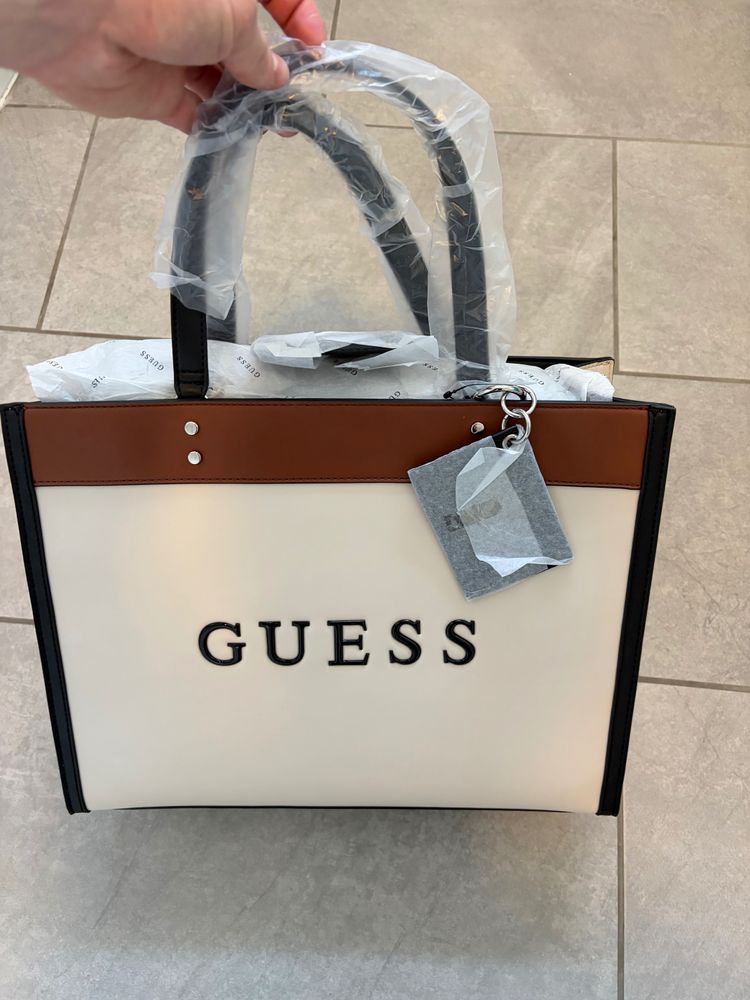 Guess “khai tote BEIGE” RRP £190