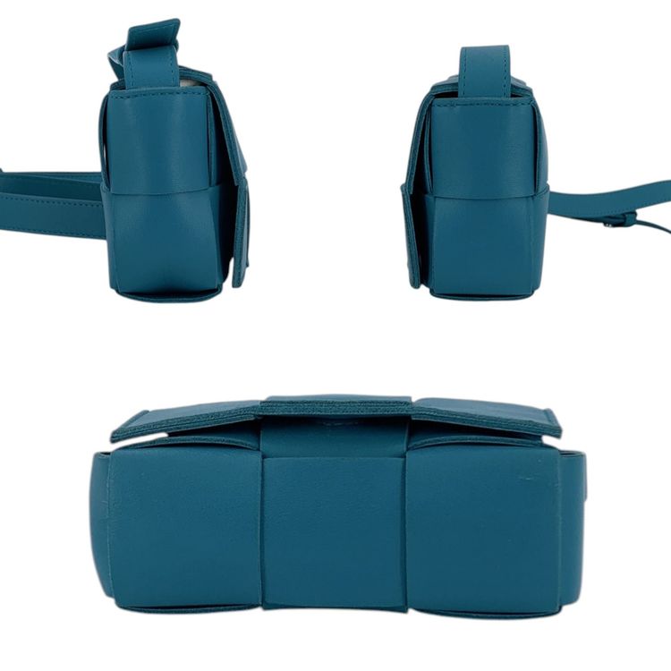 Immagine di Bottega Veneta Leather Crossbody Bag Cassette 3