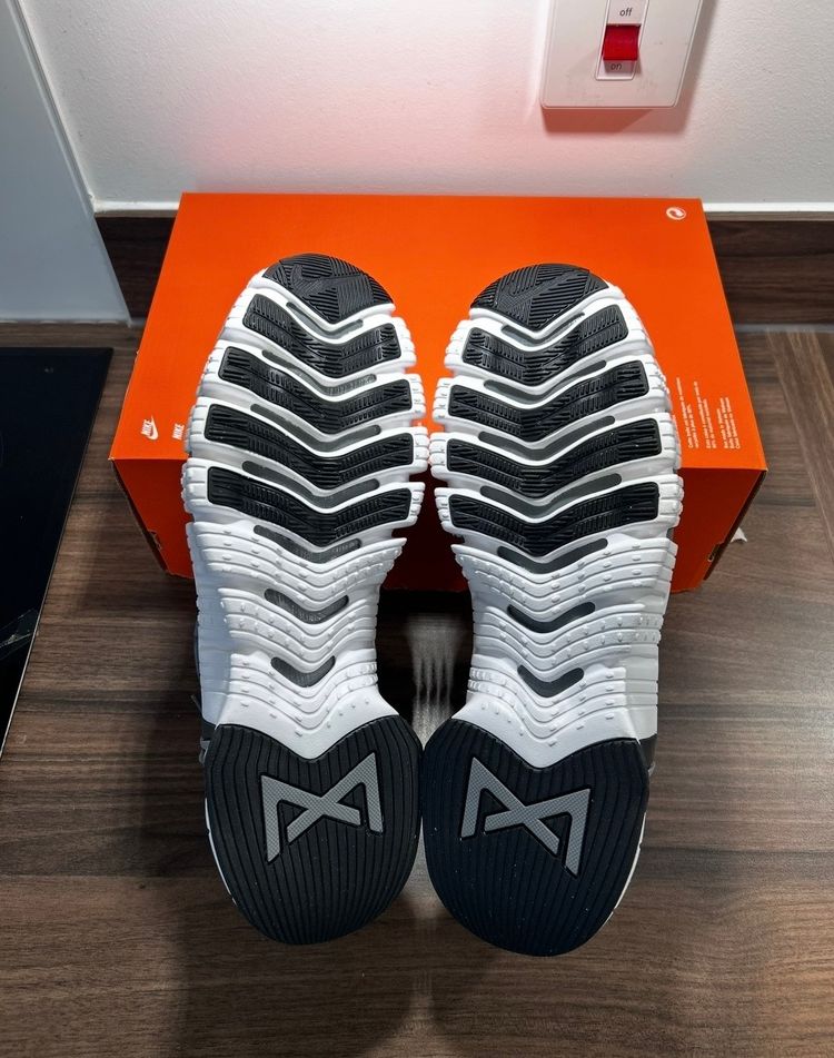 Nike Free Metcon 5 Gym Training Shoes - ‘Smoke Grey’ - Size UK 8,9,10.5,11 9