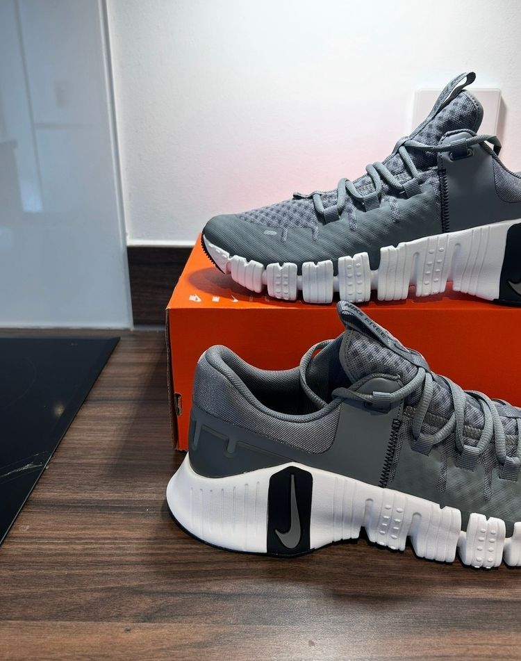 Nike Free Metcon 5 Gym Training Shoes - ‘Smoke Grey’ - Size UK 8,9,10.5,11 3