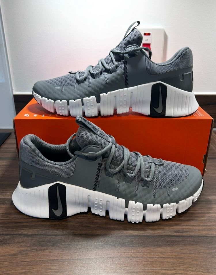 Nike Free Metcon 5 Gym Training Shoes - ‘Smoke Grey’ - Size UK 8,9,10.5,11 5