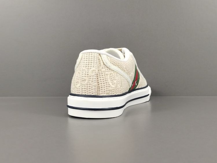 Low-top sneakers image 5