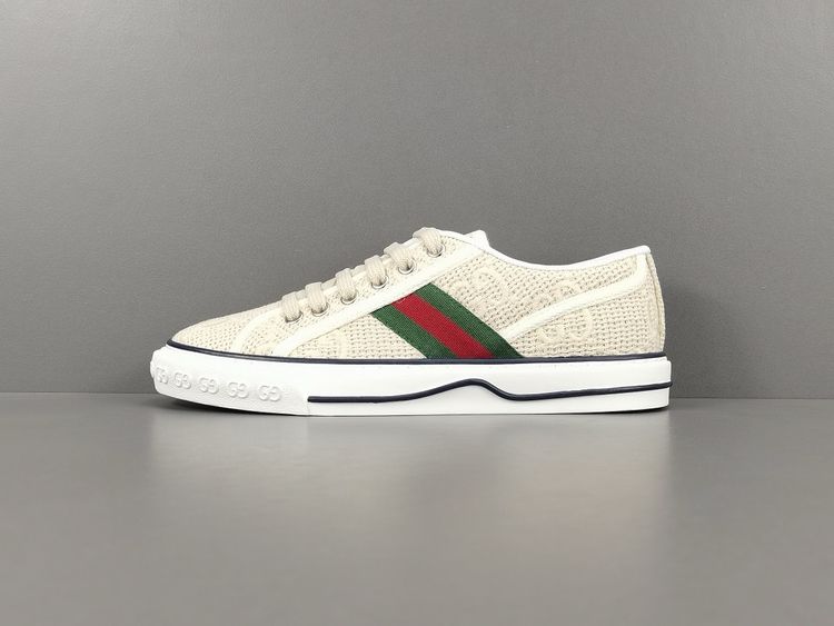 Low-top sneakers image 6