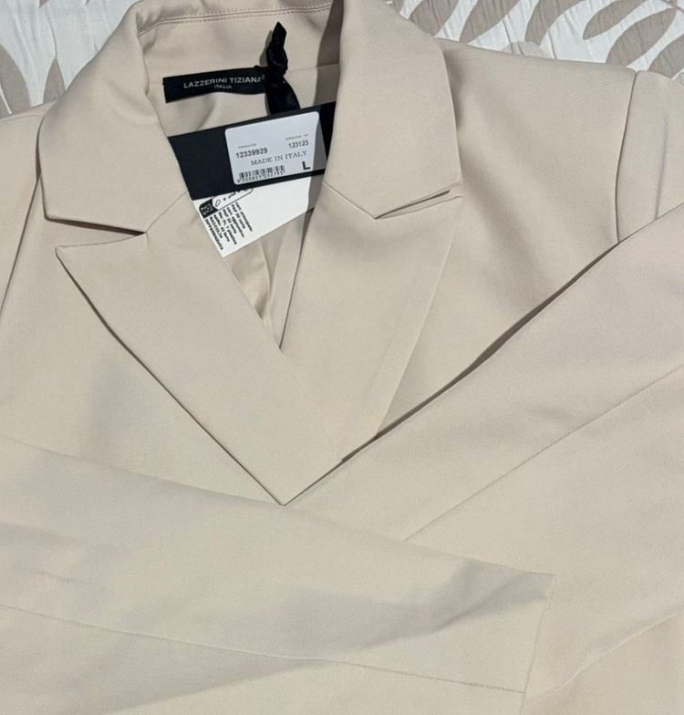 Immagine di Beige Light,Lazzerini Tiziana Structured Cropped Blazer,Light Beige – Made in Italy 5