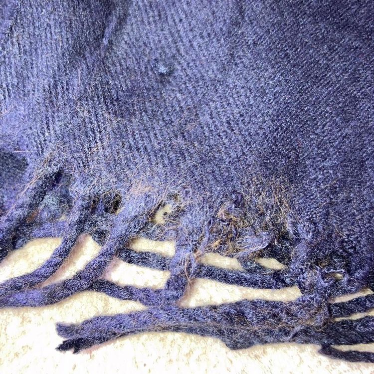 Calvin Klein scarf navy blue Calvin klein scarf plain blue with small metallic logo 4