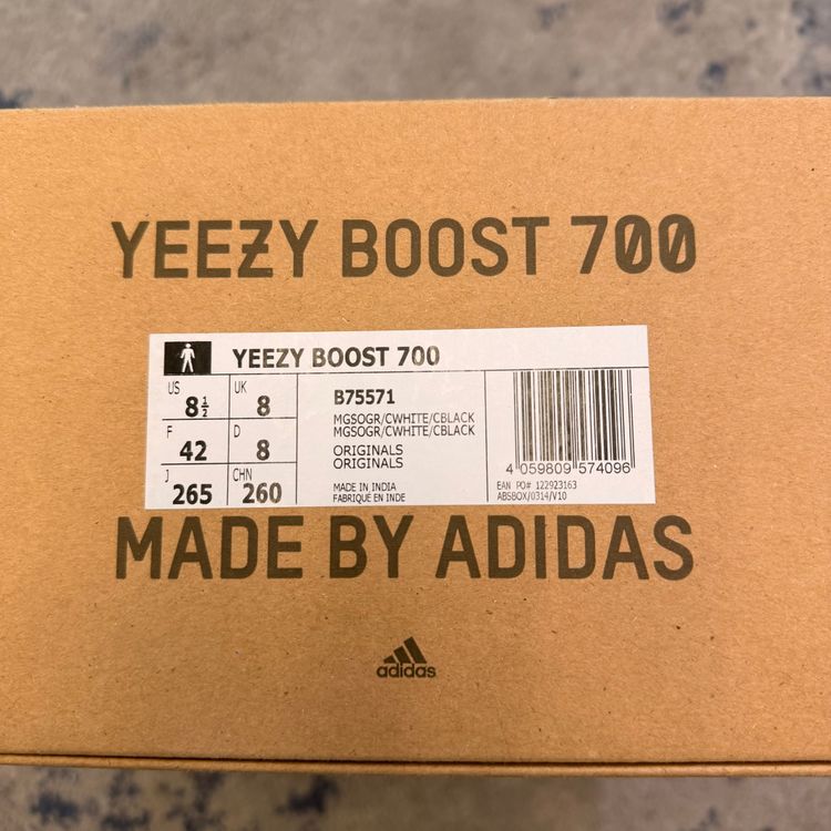 Yeezy Boost 700 Wave Runner 42 imagen 7