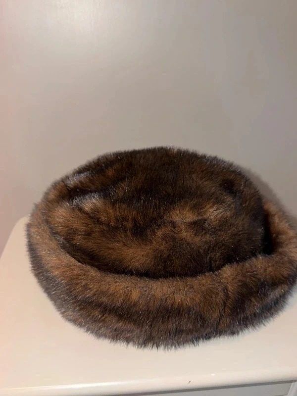 Brown Faux Fur Hat imagen 2