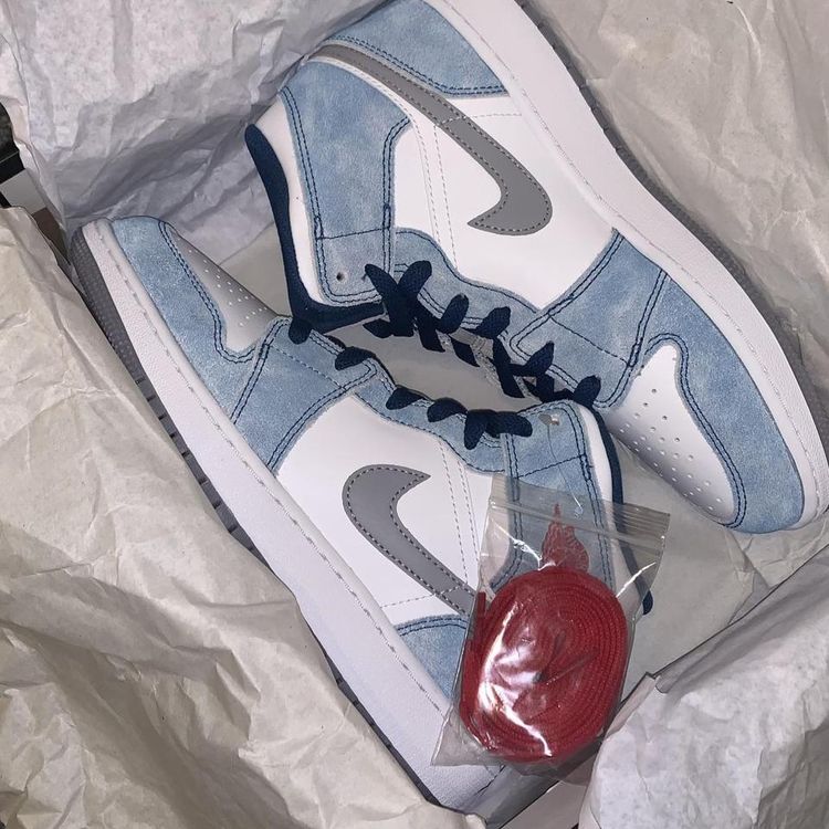 Immagine di Jordan 1 mid french blue Gs 4