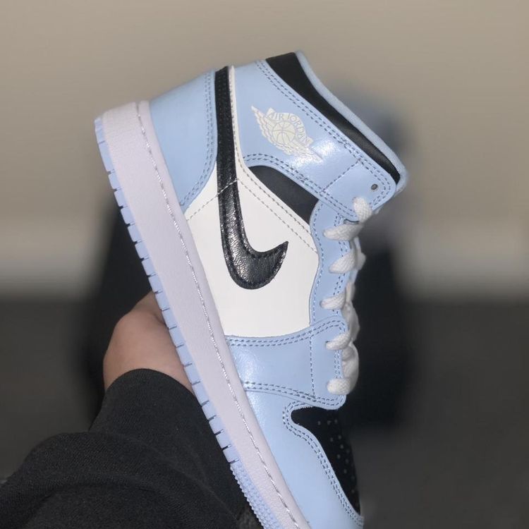 Jordan 1 mid ice blue Gs