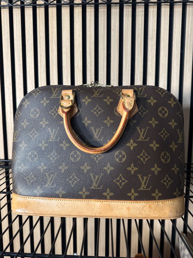 B21 Louis Vuitton Alma PM 
