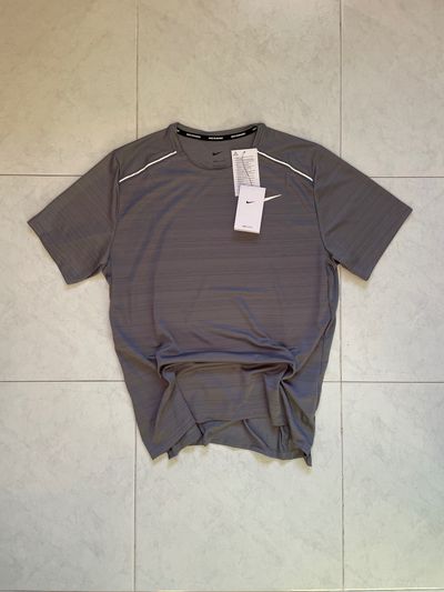 Nike Camiseta Miler Correr Gris Talla L/XL