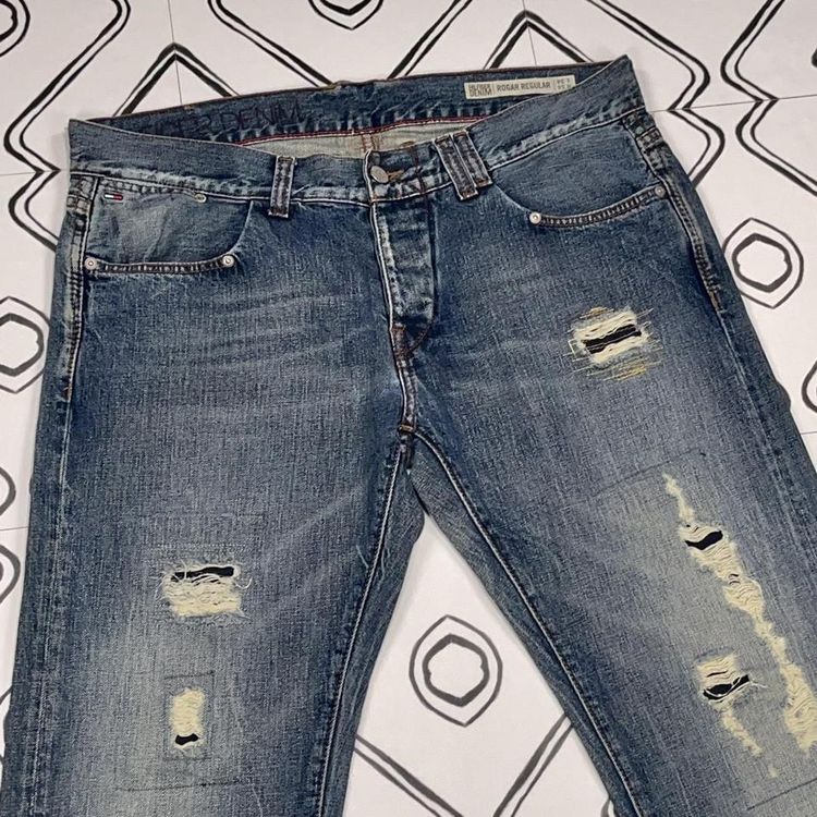 Vintage Tommy Hilfiger Jeans 4