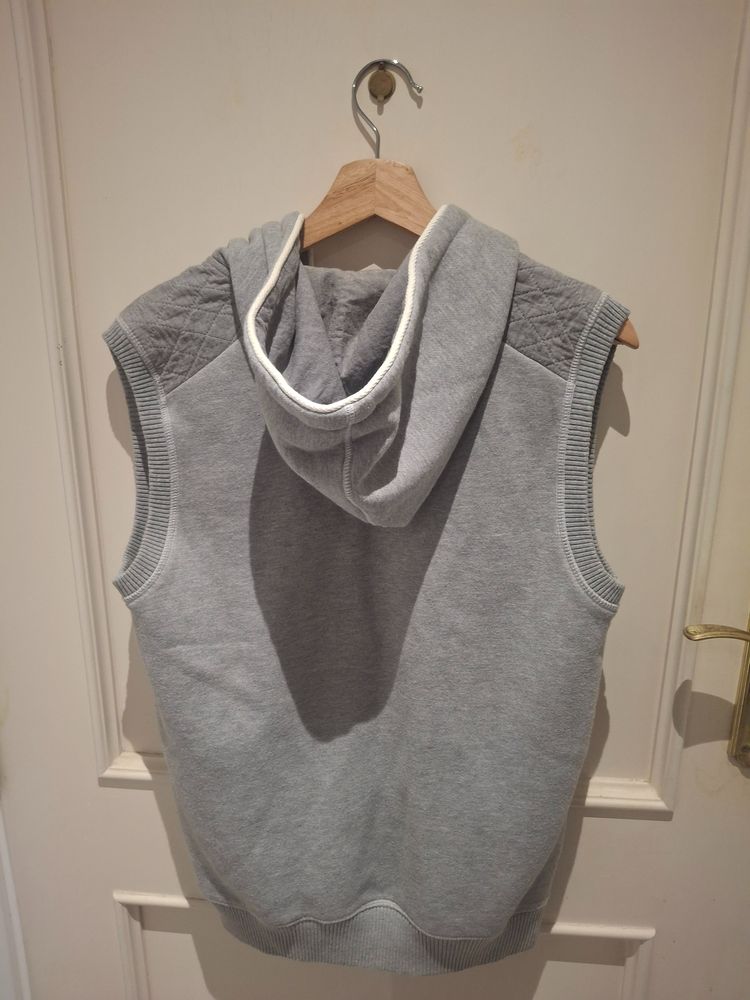 Vo Sleeveless Zip-Up Hoodie 2