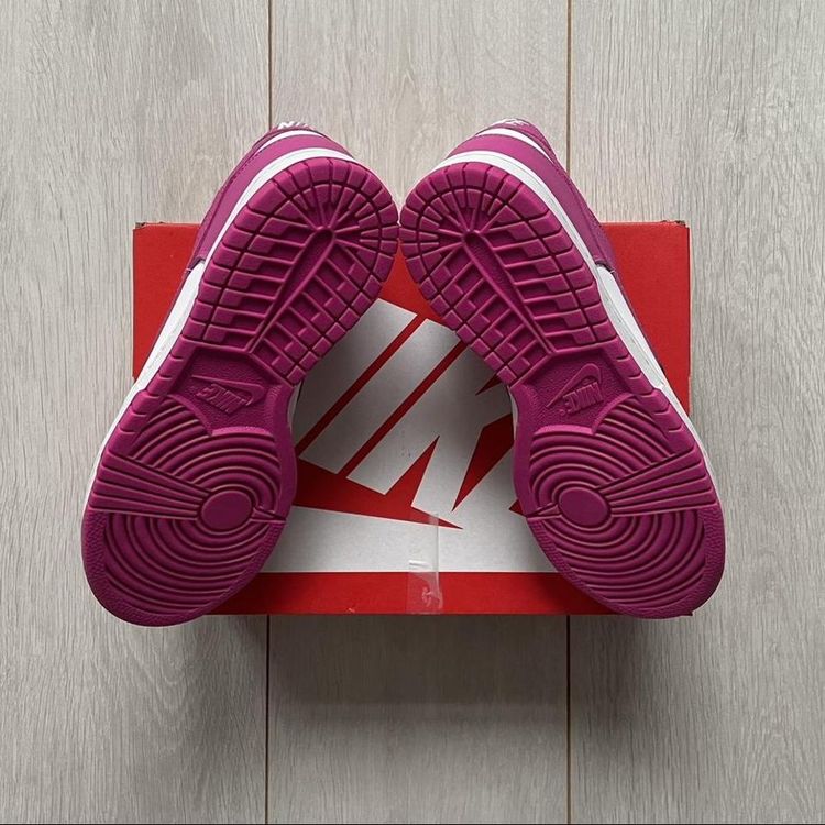 Immagine di Dunk Low GS Fuchsia - UK 3 & 3.5 3