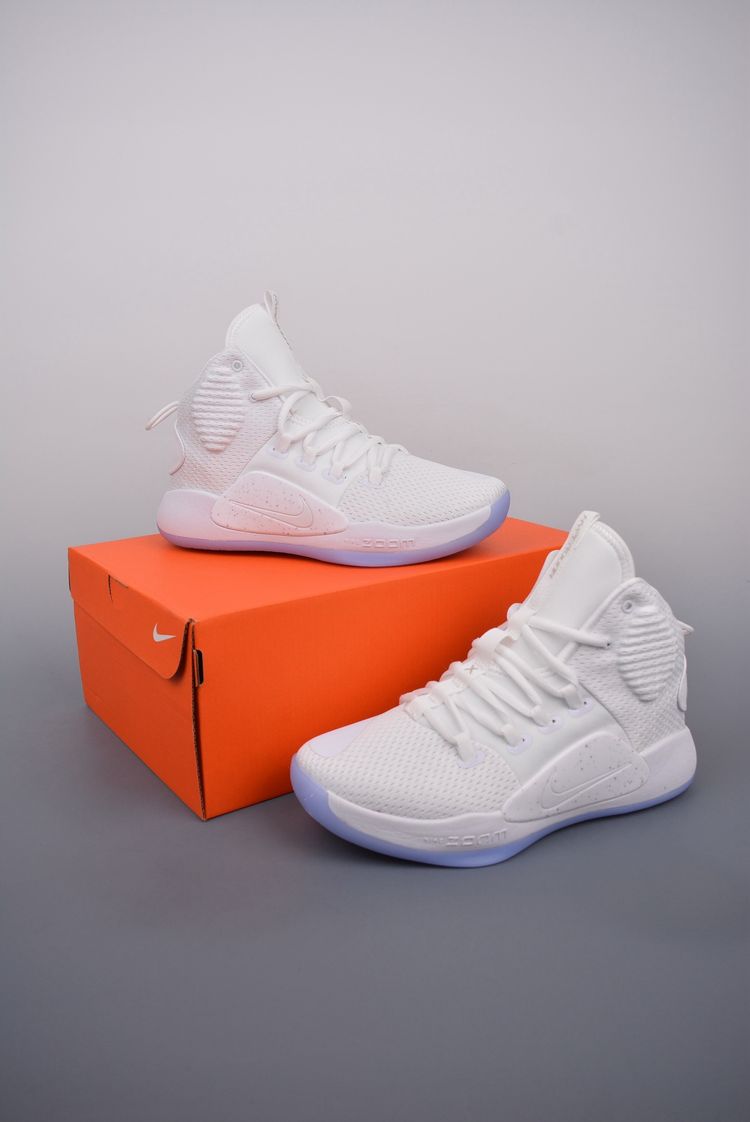 Sneakers image 1