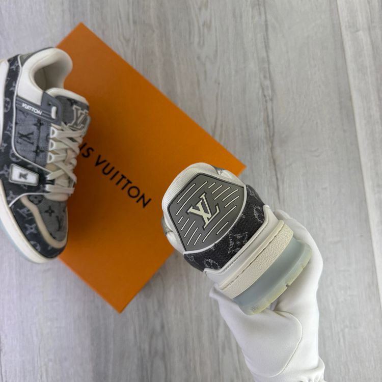 Louis Vuitton Men’s Grey / White Monogram Low Trainers - Uk 9.5 (Fit 10/10.5) image 5