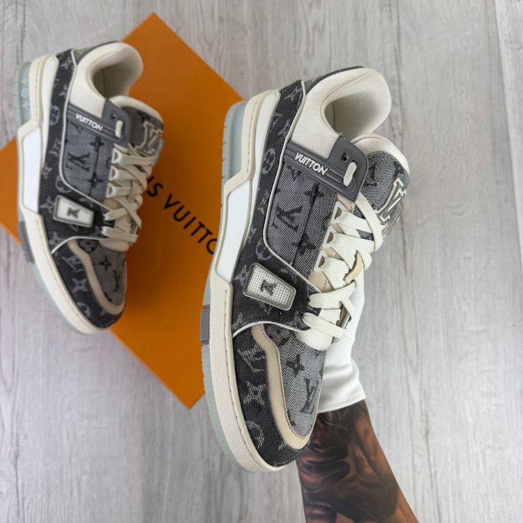 Louis Vuitton Men’s Grey / White Monogram Low Trainers - Uk 9.5 (Fit 10/10.5) image 14