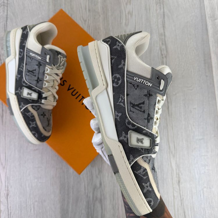 Louis Vuitton Men’s Grey / White Monogram Low Trainers - Uk 9.5 (Fit 10/10.5) image 9