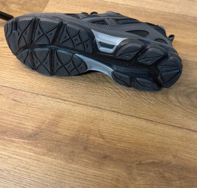 Asics Black And Grey Running Shoes image 3