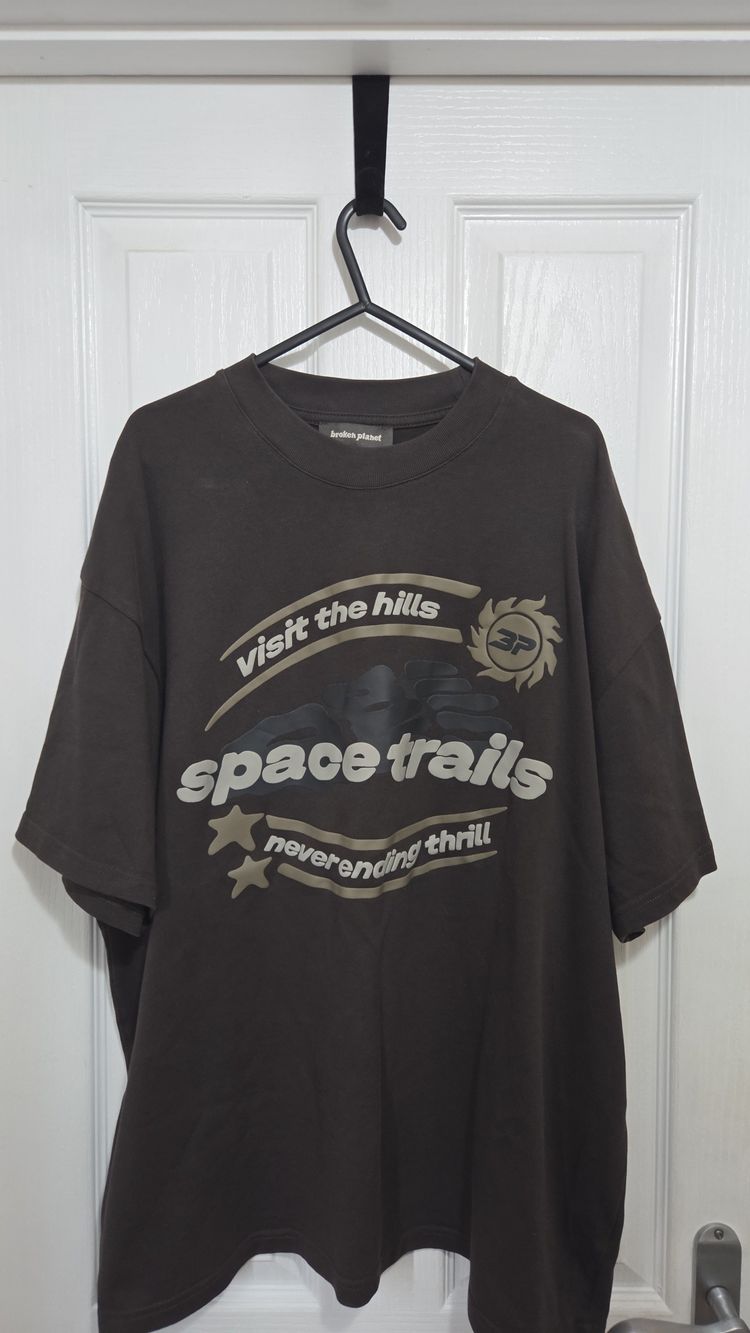 Broken Planet Graphic T-Shirt Mens XL