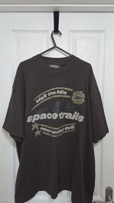 Broken Planet Graphic T-Shirt Mens XL