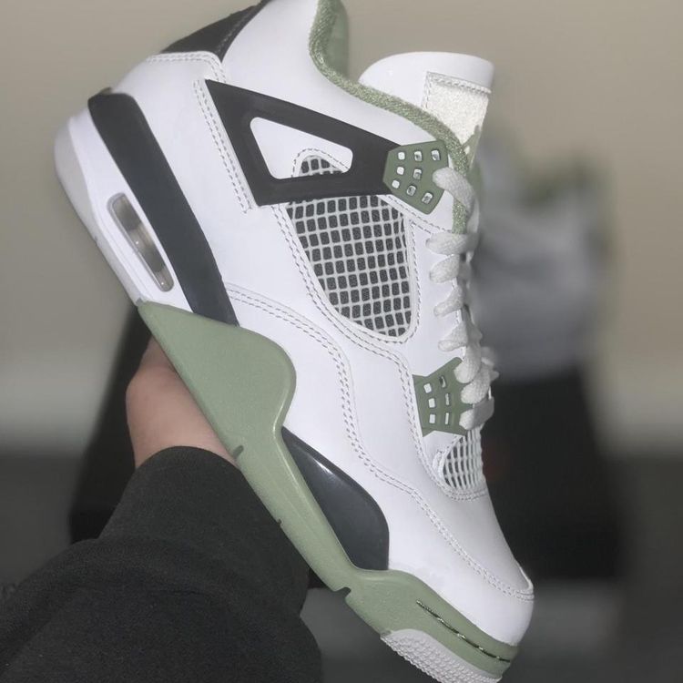 Jordan 4 seafoam
