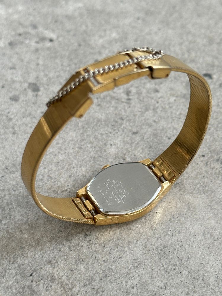 Immagine di Seiko 1990s Gold Tone Integrated Bracelet Quartz Watch 3