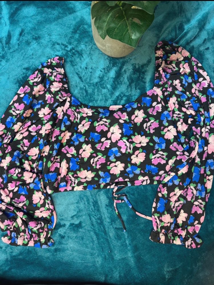 Poof Floral Crop Top With Puff Sleeves product image