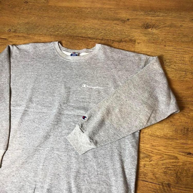 Vintage Champion Spellout Graphic Sweatshirt