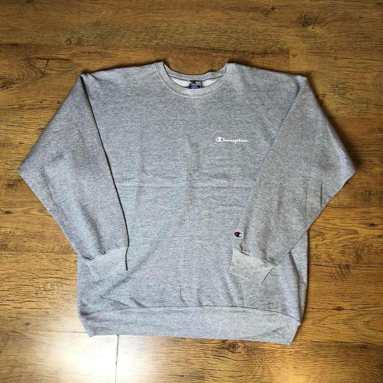Vintage Champion Spellout Graphic Sweatshirt 2