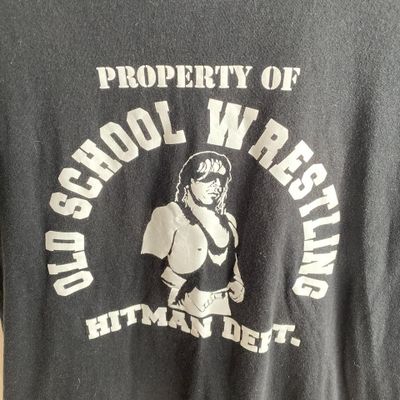 Vintage graphic printed old school wrestling hitman tshirt in black. 90s Wrestler Bret Hitman Hart i 2