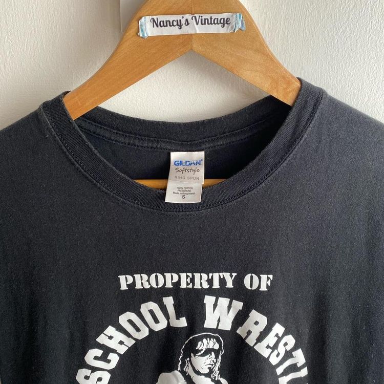 Vintage graphic printed old school wrestling hitman tshirt in black. 90s Wrestler Bret Hitman Hart i 3