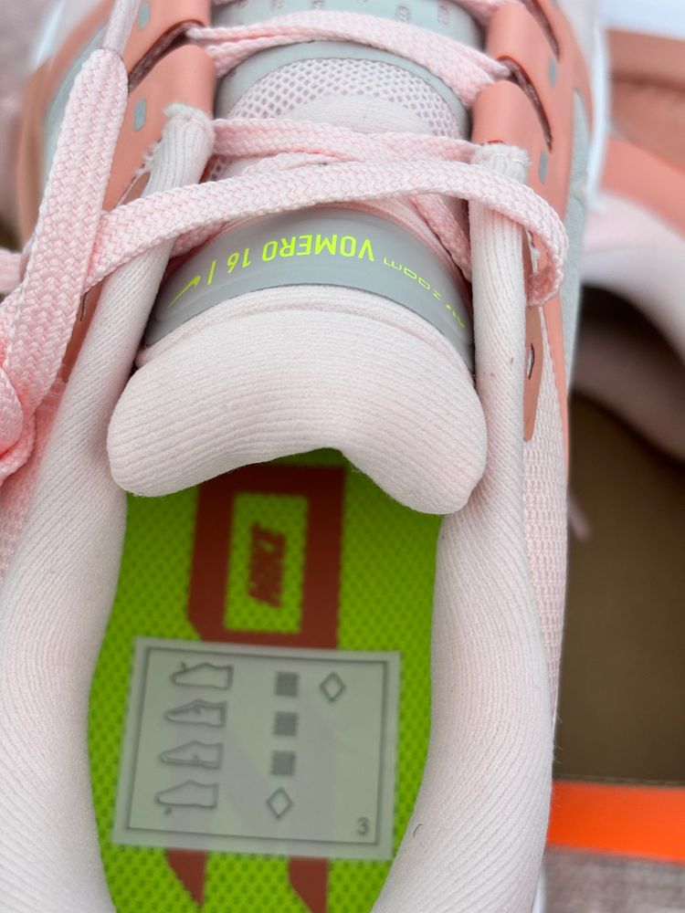 Wmns Nike Air Zoom Vomero 16 4