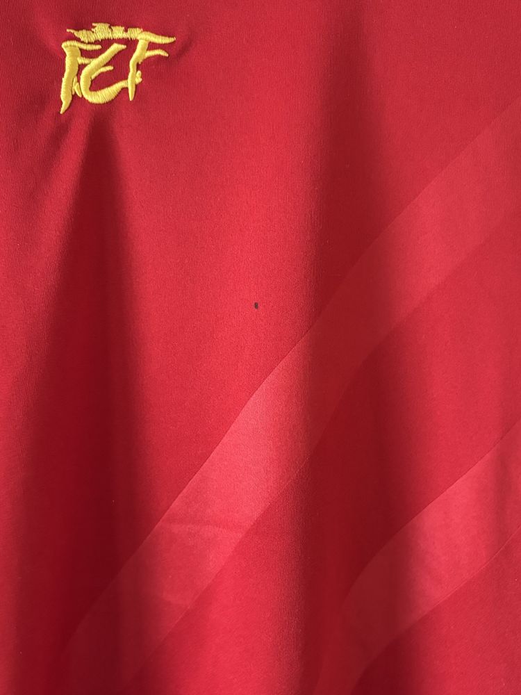 Red Football Jersey With Spain Crest image 3