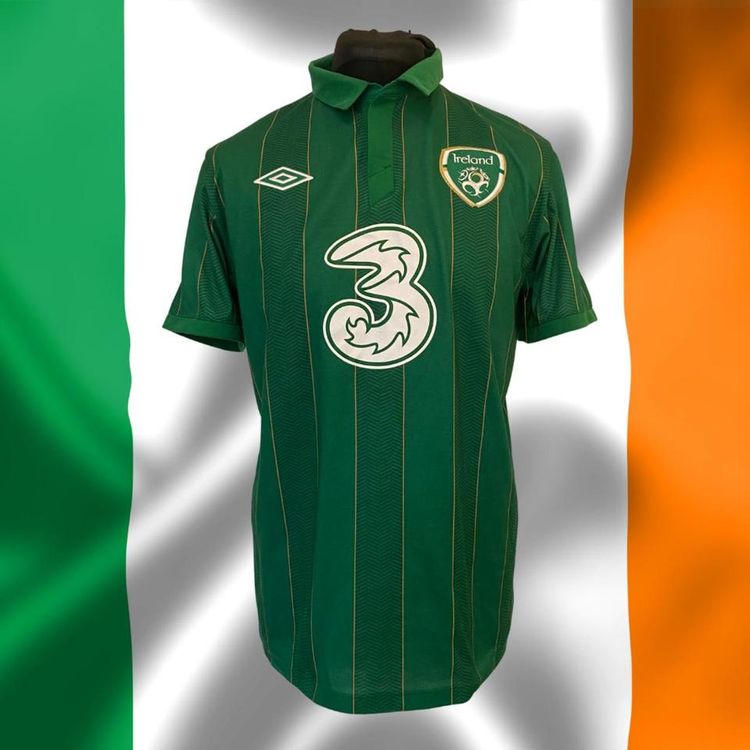 Umbro REPUBLIC OF IRELAND 2011-12 HOME FOOTBALL SHIRT product image