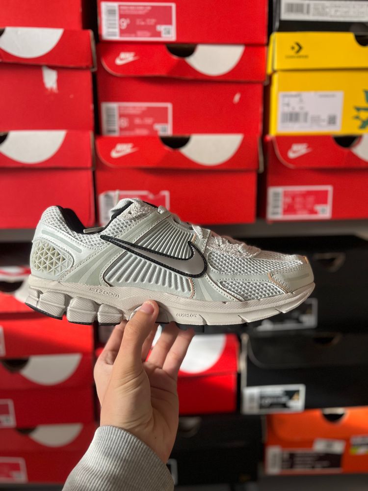 Nike Zoom Vomero 5 Taglia 44