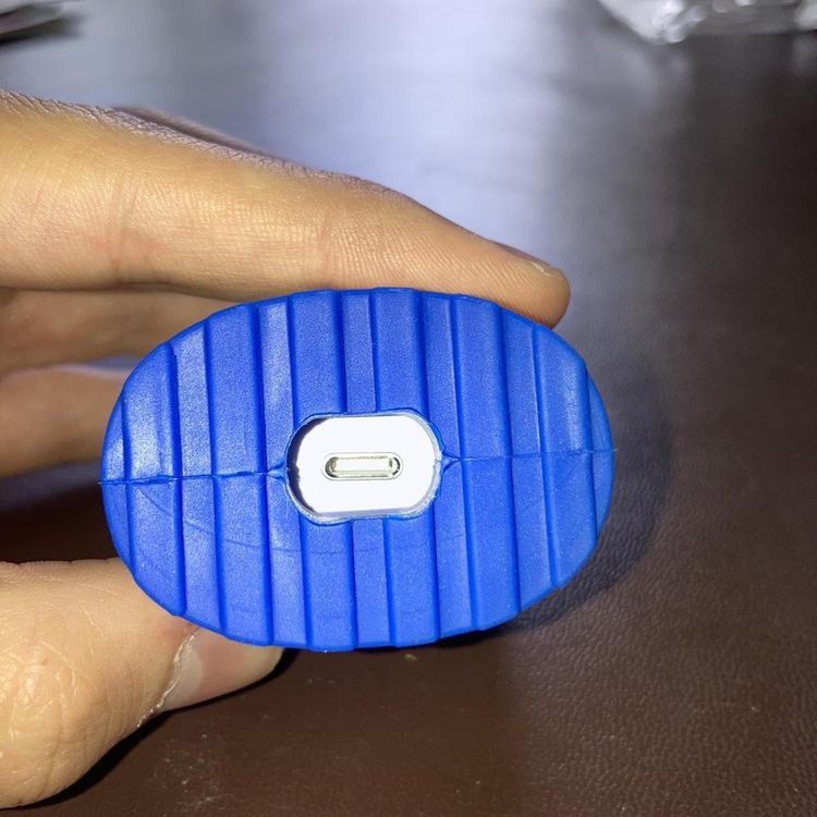 Nike airpod case image 3