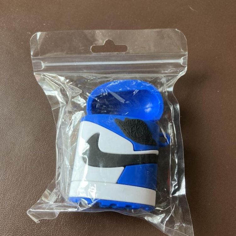 Nike airpod case image 4
