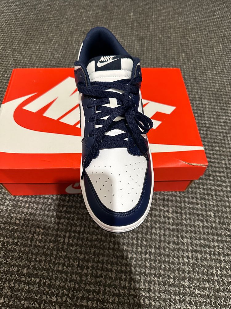 Nike Low-Top Sneakers 4