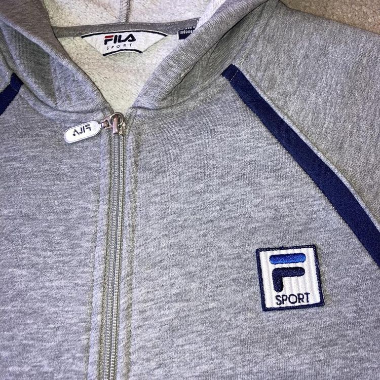 Vintage fila hoodie image 2