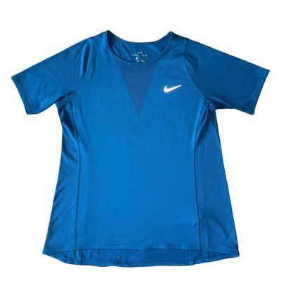 Nike top 1